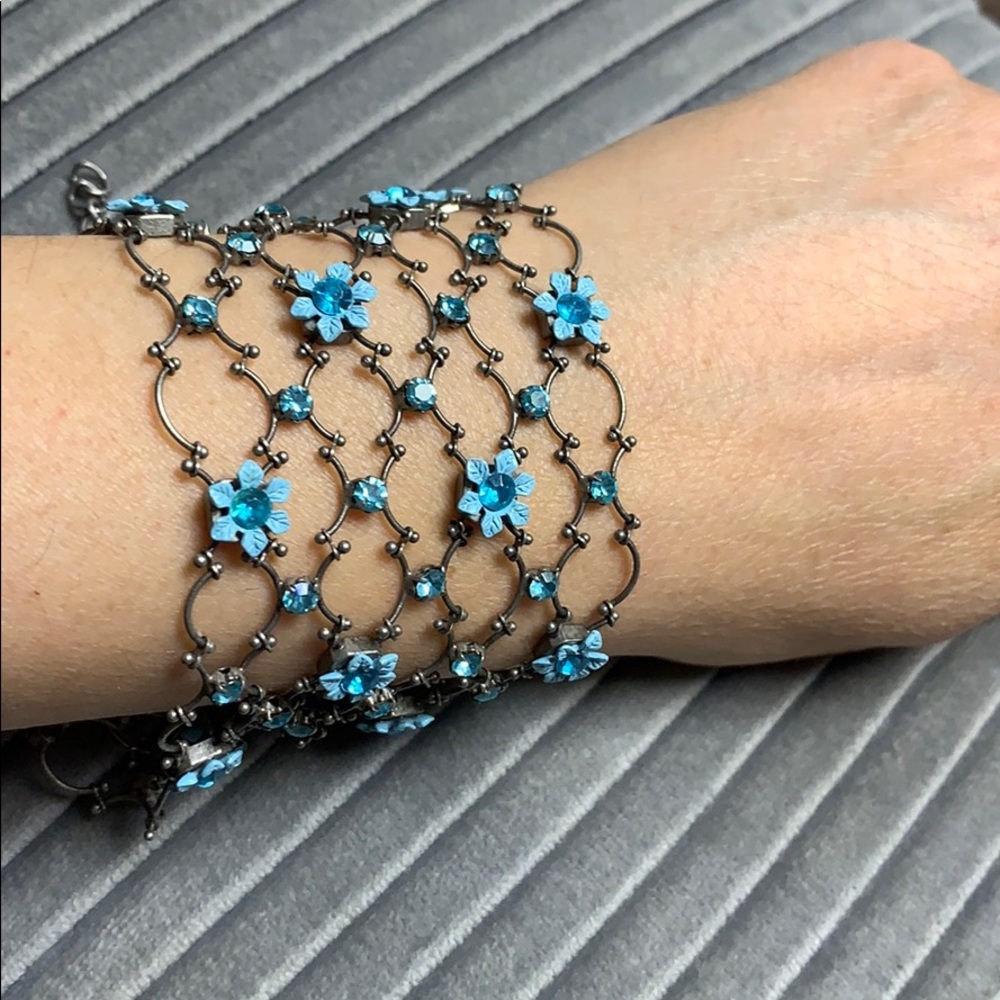 Floral bracelet - Picture 5 of 10